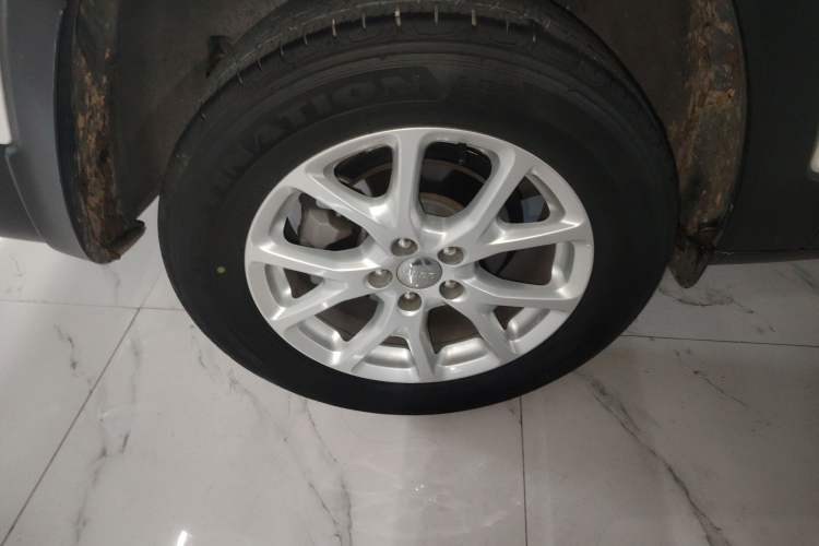 Used  Cherokee 2017 2.4L Leading Smart Edition