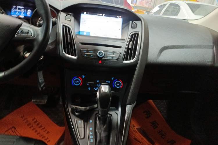 Used Ford Focus 2018 Hatchback Classic EcoBoost 180 Automatic Elite Model
