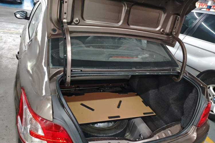 Used Peugeot 301 2014 1.6L Manual Comfort Edition
