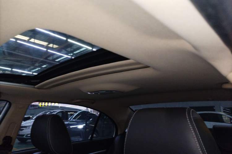 Used Geely Auto Emgrand 2017 Sedan Million Edition 1.5L CVT Luxury Model
