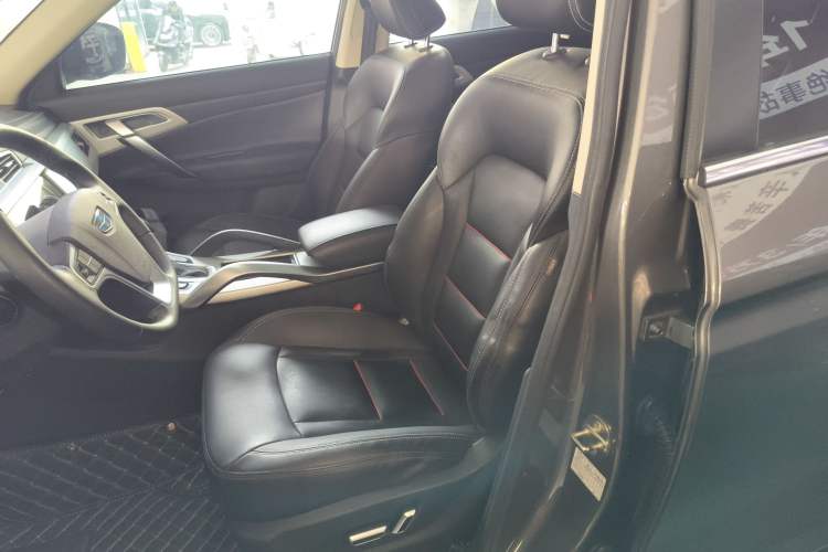 Used Geely Auto Emgrand X7 Sport 2018 1.8TD Automatic Two-Wheel Drive Smart Connect 4G Internet Edition