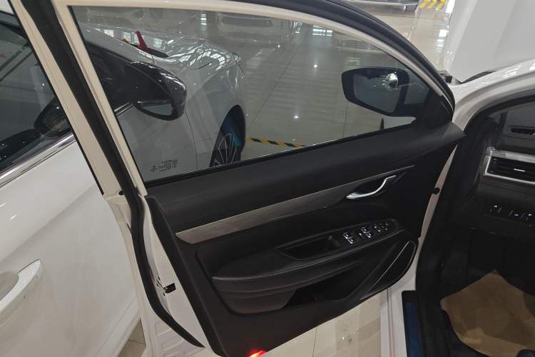 Used Geely Auto Emgrand 2019 Leading Edition 1.5L CVT Upward Asian Games Edition China VI
