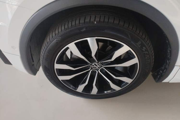 Used Volkswagen Tiguan L 2021 330TSI Automatic Two-Wheel Drive R-Line Enhanced Edition