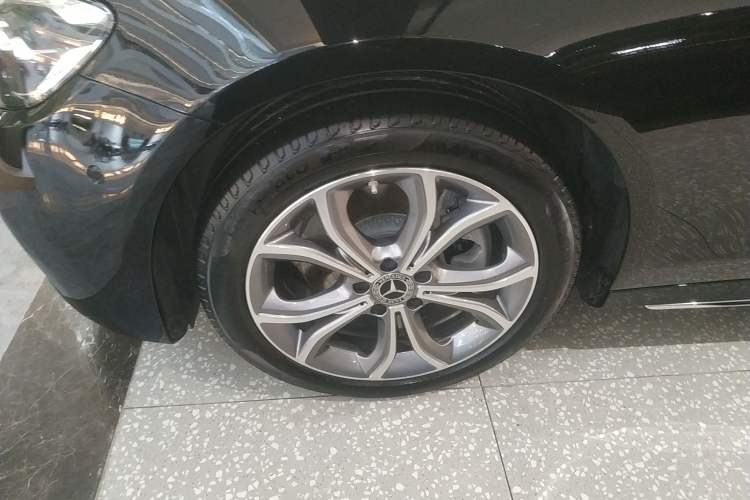 Used Mercedes-Benz E-Class 2021 E 300 L Sporty and Stylish Model
