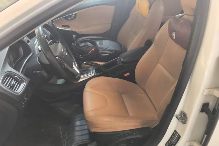 Used Volvo V40 2017 T3 Zhiyi Edition