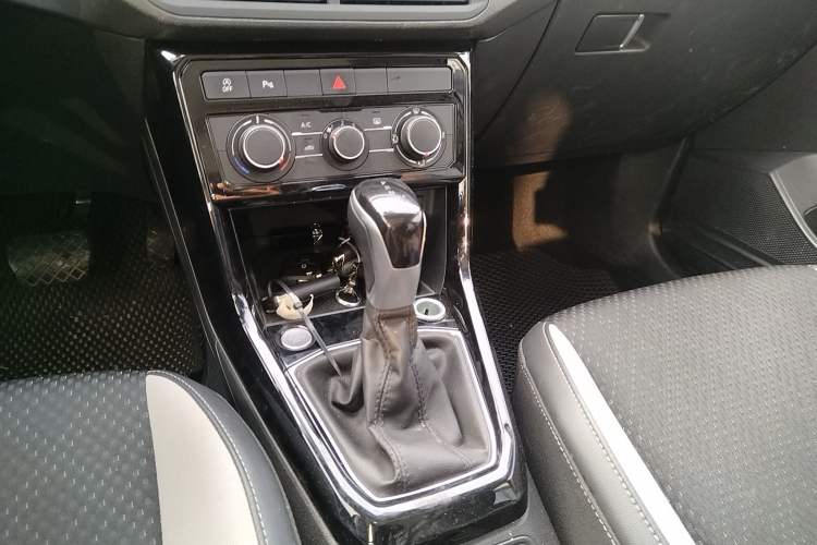 Used Volkswagen Tacqua 2023 200TSI DSG Joy-Connect Edition