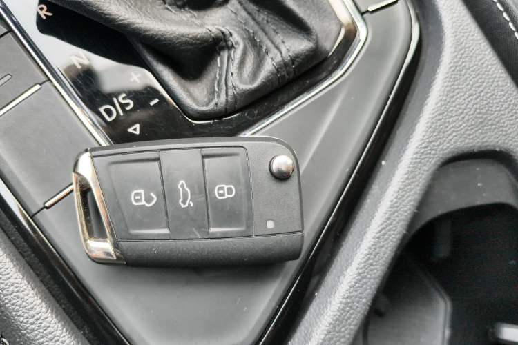 Used Volkswagen Tiguan L 2019 330TSI Automatic Two-Wheel Drive Panoramic Comfort Edition China VI Standard
