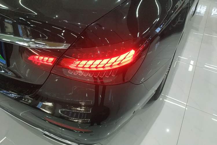 Used Mercedes-Benz E-Class 2023 Updated E 300 L Fashion Edition
