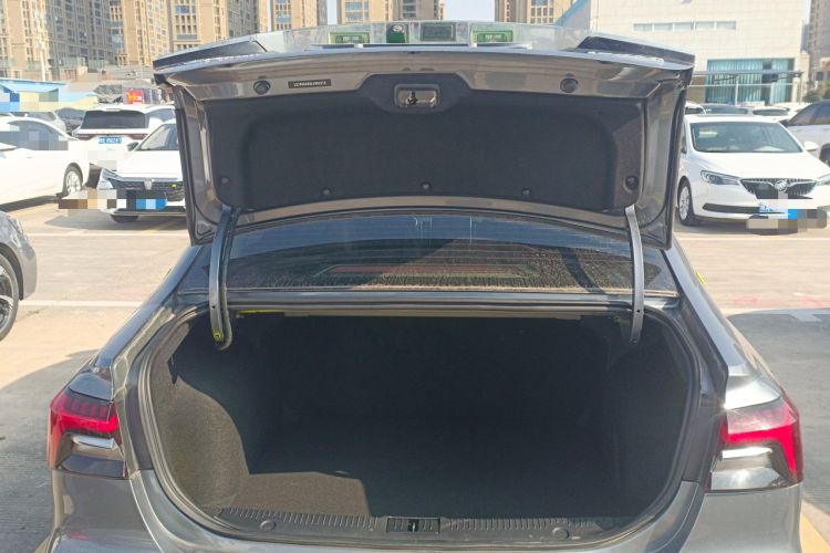 Used Roewe i6 MAX 2020 300TGI Automatic Cool & Stylish Skyroof Edition