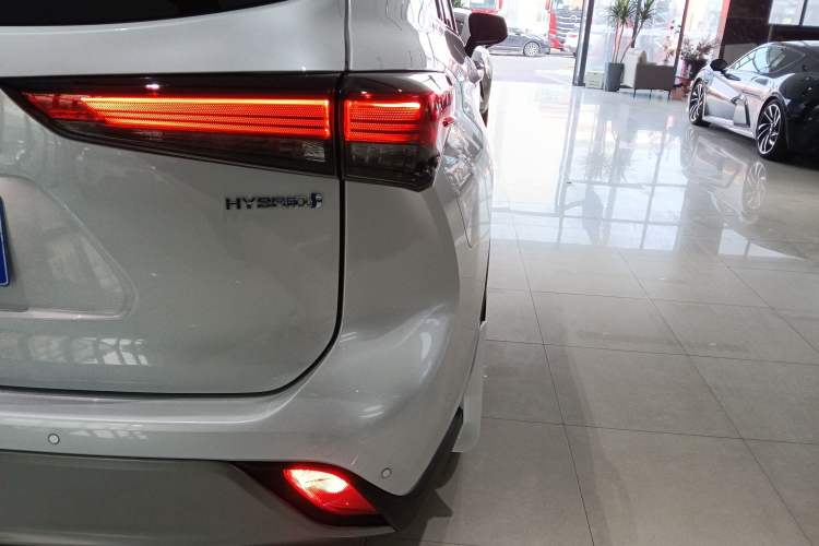 Used Toyota Highlander 2022 Dual-Engine 2.5L Two-Wheel Drive Prestige Edition 7-Seater
