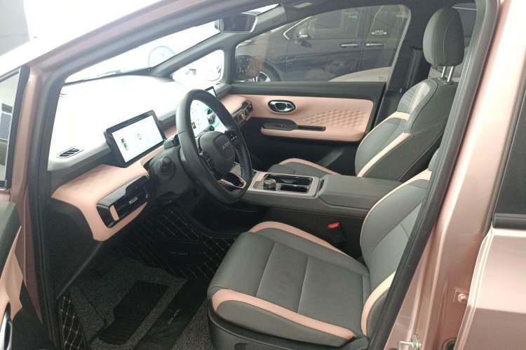 Used AION Y 2022 70 Tech Edition Lithium Iron Phosphate
