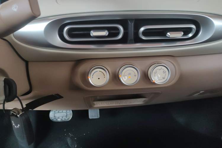 Used Wuling Hongguang MINIEV 2025 Four-Door Version Advanced Edition
