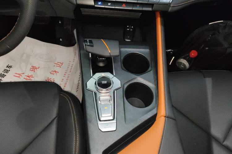 Used Changan UNI-V 2022 1.5T Prestige Version