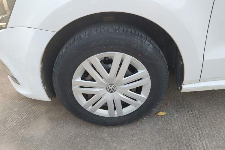 Used Volkswagen Polo 2014 1.4L Manual Fashion Edition
