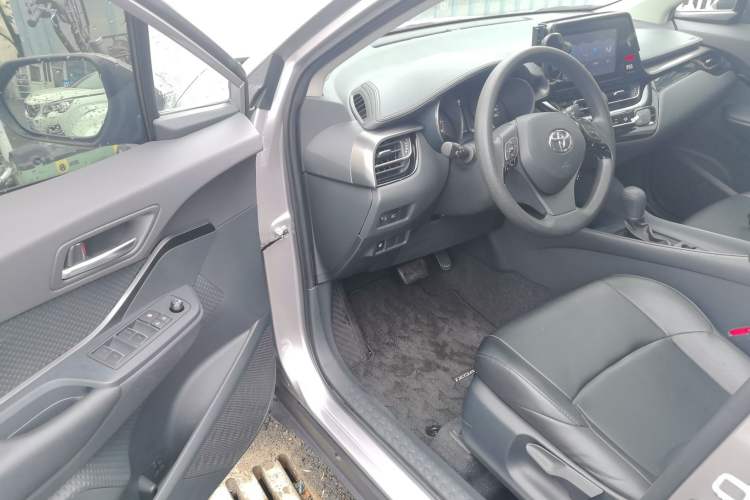 Used Toyota IZOA 2021 2.0L Yixing Version
