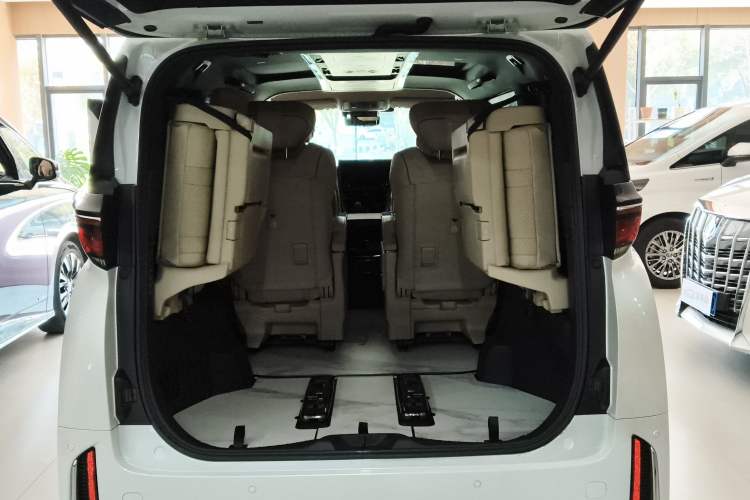 Used Toyota Vellfire 2024 Crown Dual-Engine 2.5L Ultimate Edition
