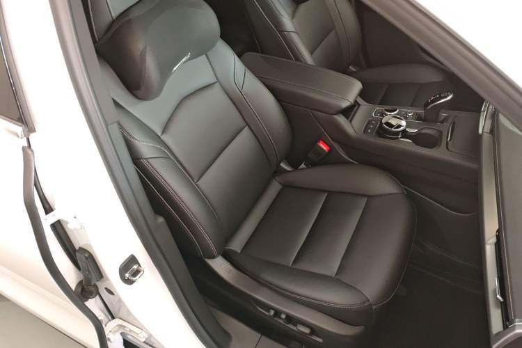 Used Cadillac XT4 2024 28T Two-Wheel-Drive Luxury Version
