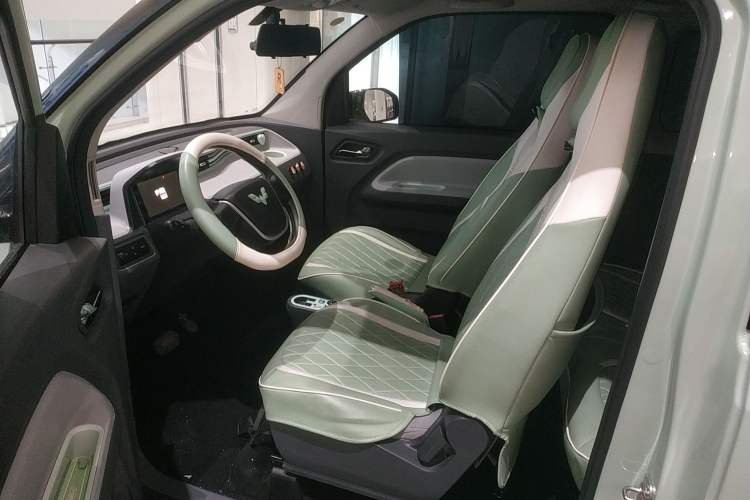 Used Wuling Hongguang MINIEV 2021 Macaron Premium Model – Lithium Iron Phosphate
