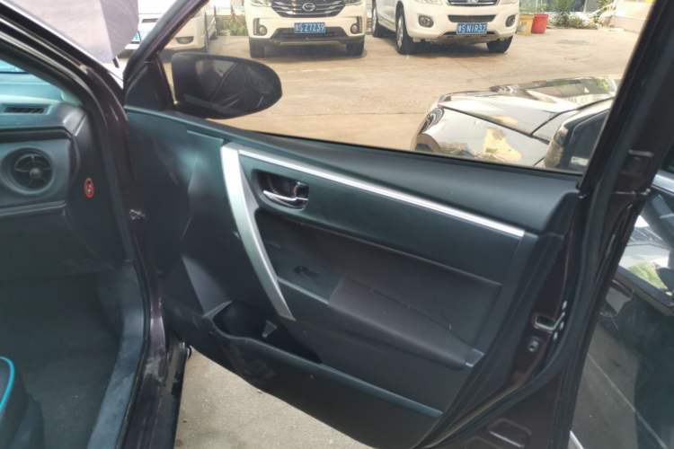 Used Toyota Levin 2017 Revised Dual-Engine 1.8H GS E-CVT Elite Sunroof Version China V Standard