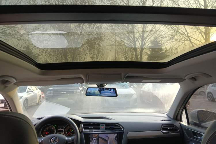 Used Volkswagen Tiguan L 2021 330TSI Automatic Two-Wheel Drive Smart Edition
