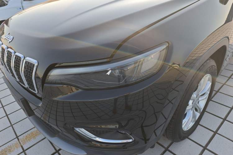 Used  Cherokee 2019 2.0T Two-Wheel Drive Smart Enjoyment Version China VI
