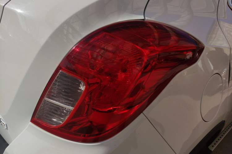 Used Buick Encore 2015 1.4T Automatic Two-Wheel Drive Urban Elite Version
