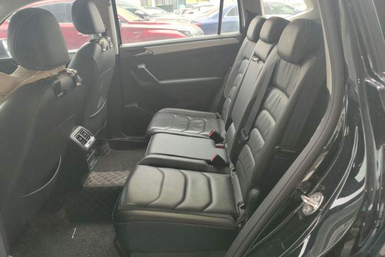 Used Volkswagen Tiguan L 2021 330TSI Automatic Two-Wheel Drive Smart Edition
