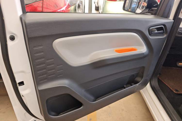 Used Wuling Hongguang MINIEV 2021 Macaron Fashion Model Lithium Iron Phosphate
