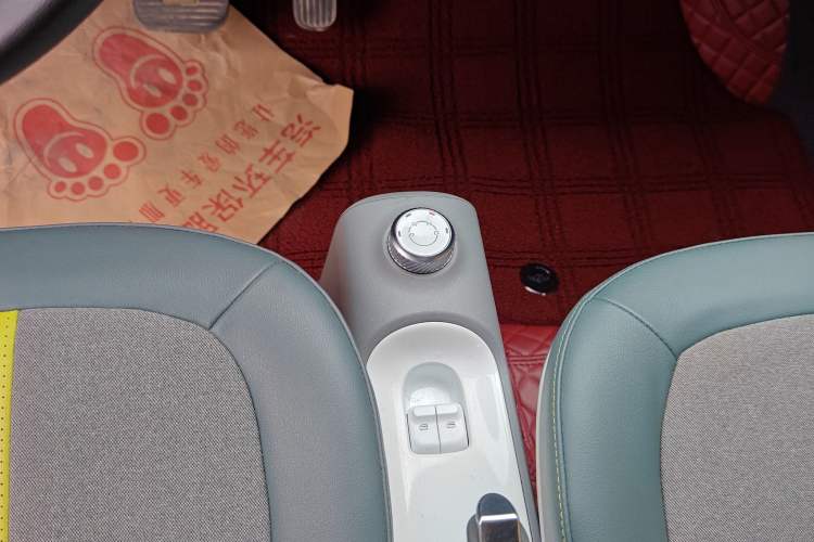 Used Wuling Hongguang MINIEV 2022 GAMEBOY 300km Enthusiast Model with Lithium Iron Phosphate