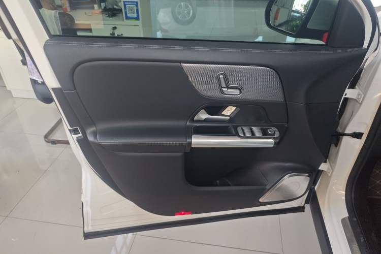 Used Mercedes-Benz GLA 2023 GLA 200
