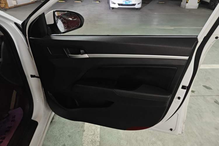 Used Hyundai Elantra 2016 1.6L Automatic ZhiXuan – Elite Version
