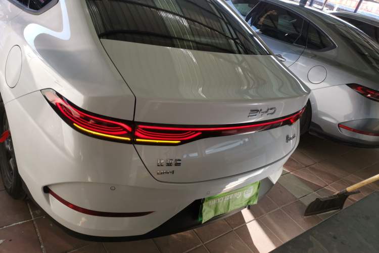 Used BYD Qin PLUS 2025 DM-i Smart Drive 55KM Leading Model
