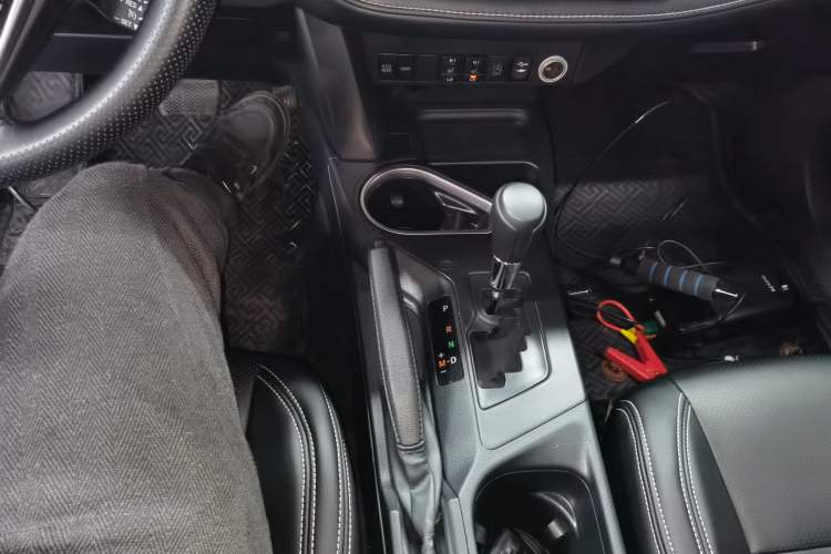 Used Toyota RAV4 2016 2.0L CVT Two-Wheel Drive Comfort Edition China V Standard