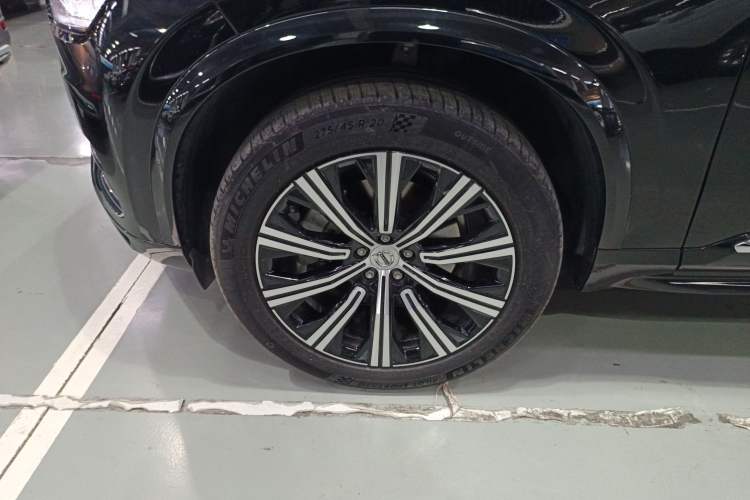 Used Volvo XC90 2024 B5 SmartDrive Luxury Edition 5 Seats
