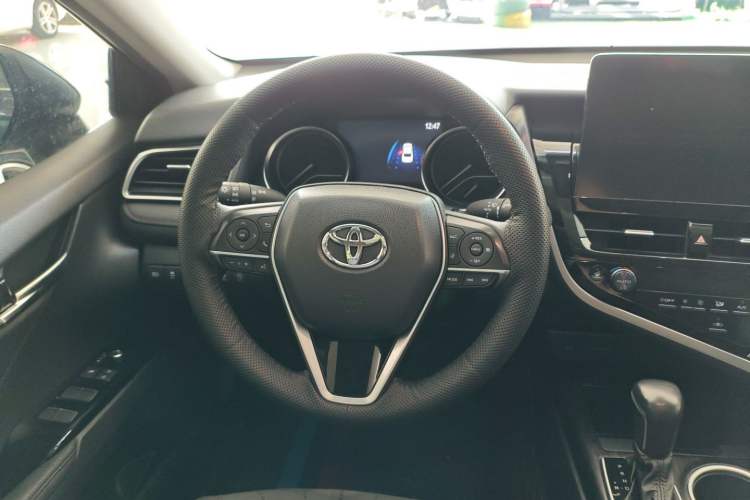 Used Toyota Camry 2023 2.0G Luxury Edition