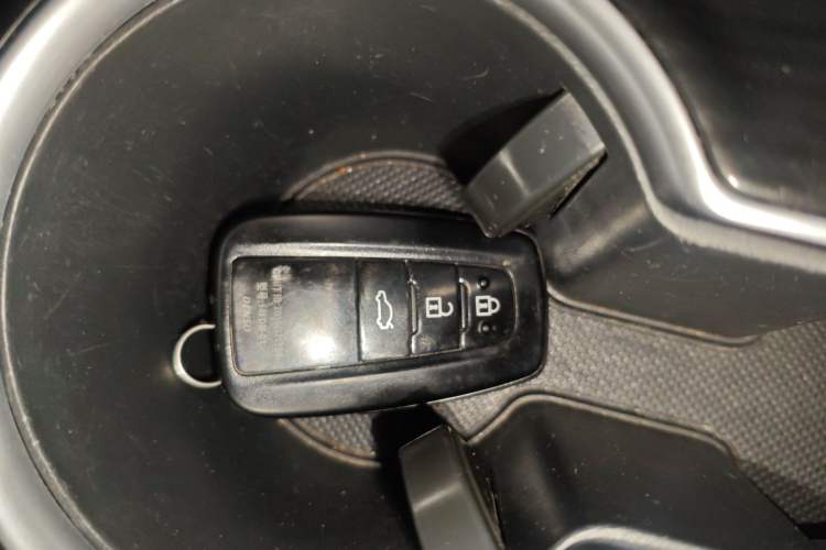 Used Toyota Camry 2021 2.0G Luxury Edition
