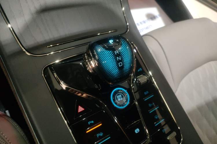 Used BYD Han 2025 DM-i Intelligent Driving Edition 125KM LiDAR Flagship Model
