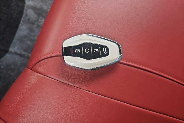 Used JETOUR X70 PLUS 2025 1.5T Luxury Dynamic Edition 5 Seats
