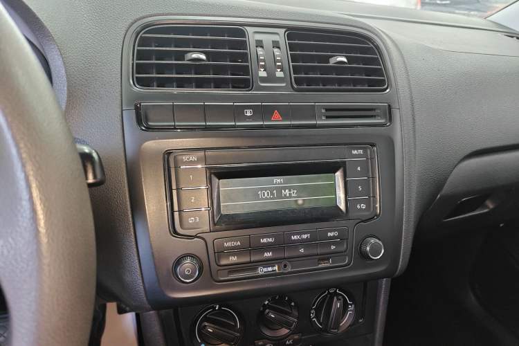 Used Volkswagen Polo 2014 1.4L Manual Fashion Edition
