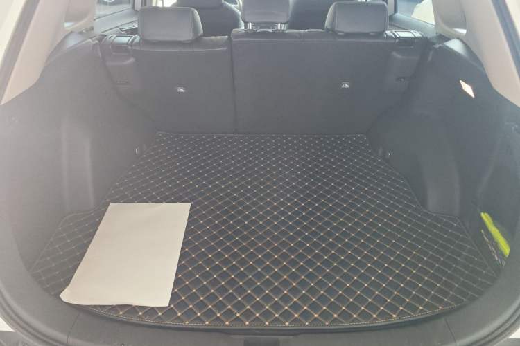 Used Toyota RAV4 2023 2.0L CVT Two-Wheel Drive 20th Anniversary Platinum Edition
