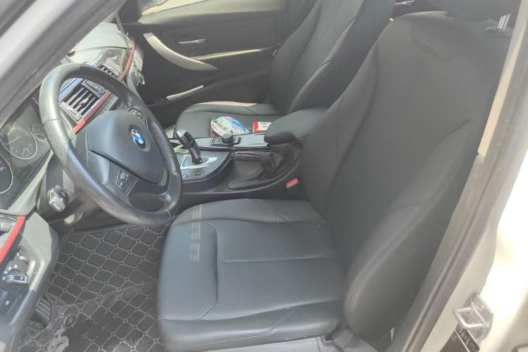 Used BMW 3 Series 2015 320i Fashion Model
