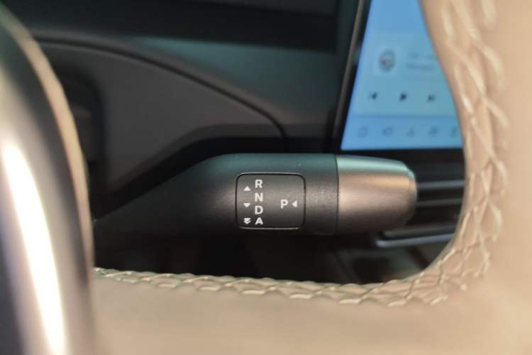 Used Li Auto MEGA 2025 Home Family Special Edition