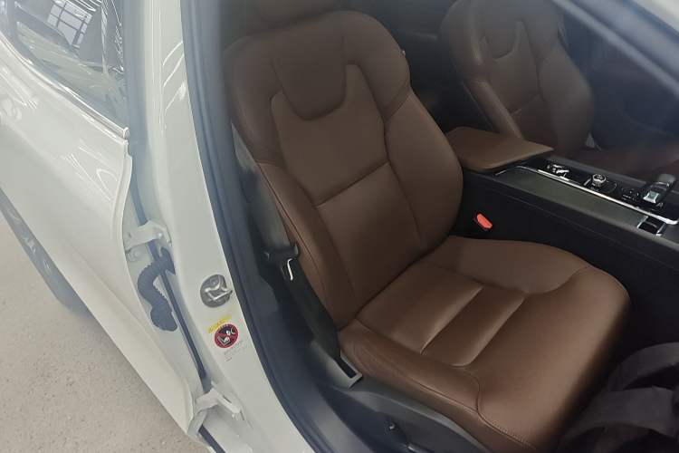 Used Volvo S60 2025 B4 Zhiyi Luxury Edition
