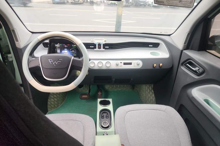 Used Wuling Hongguang MINIEV 2022 Macaron Premium Model – Lithium Iron Phosphate
