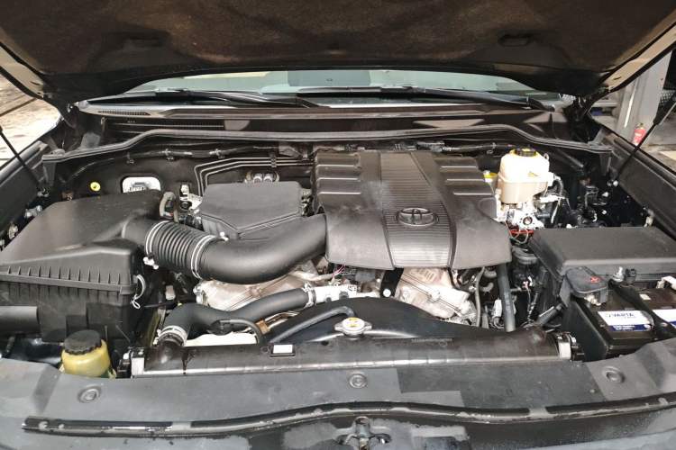 Used Toyota Land Cruiser 2017 4.0L Automatic Parallel Import