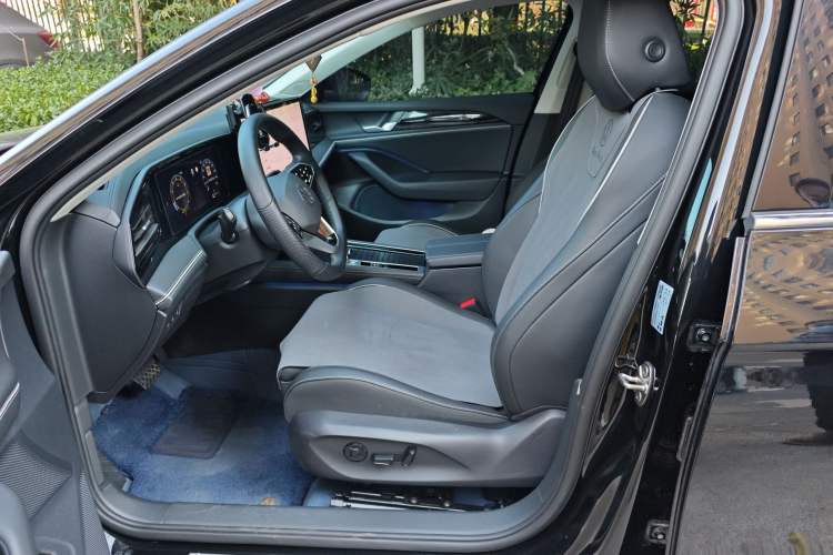 Used Volkswagen Magotan 2024 380TSI DSG Prestige Edition DaMai Package
