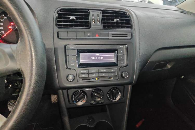 Used Volkswagen Polo 2016 1.4L Manual Fashion Model
