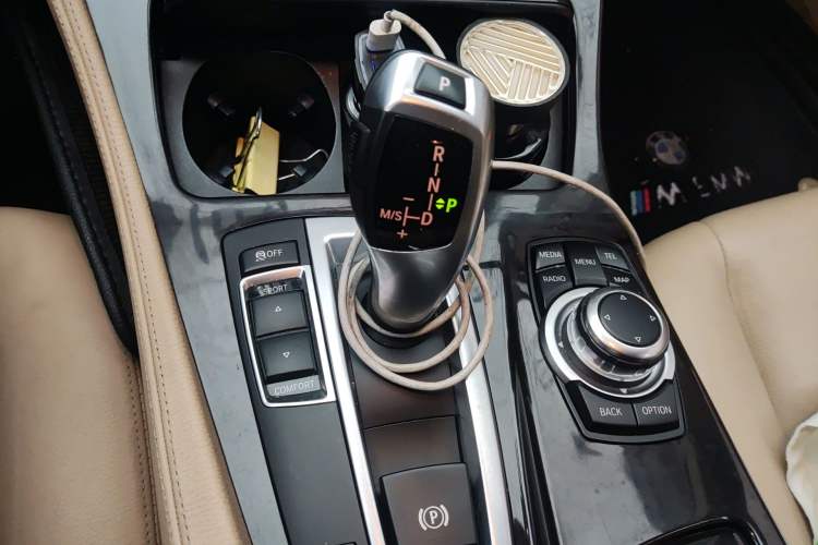 Used BMW 5 Series 2014 525Li Leading Model
