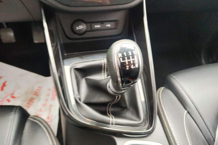 Used Baojun 530 2021 Global Car Anniversary Edition 1.5T Manual Luxury Model 6 Seats