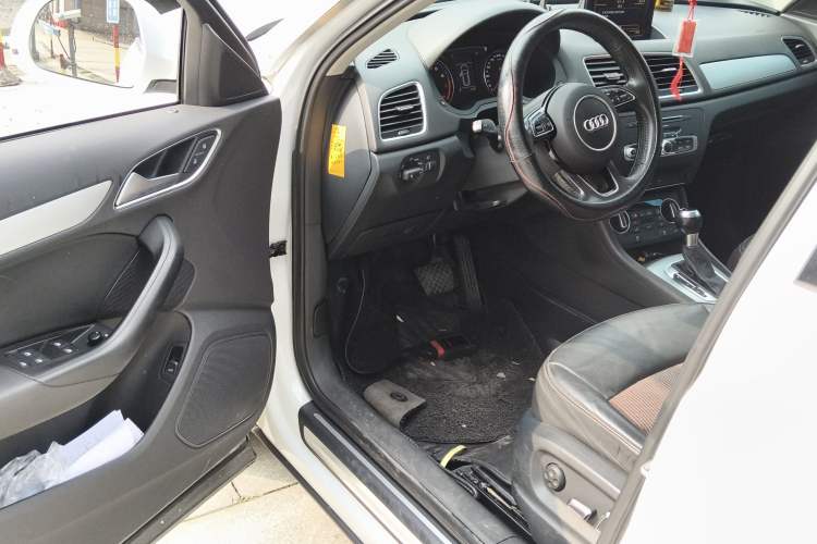 Used Audi Q3 2017 30 TFSI Fashion Model
